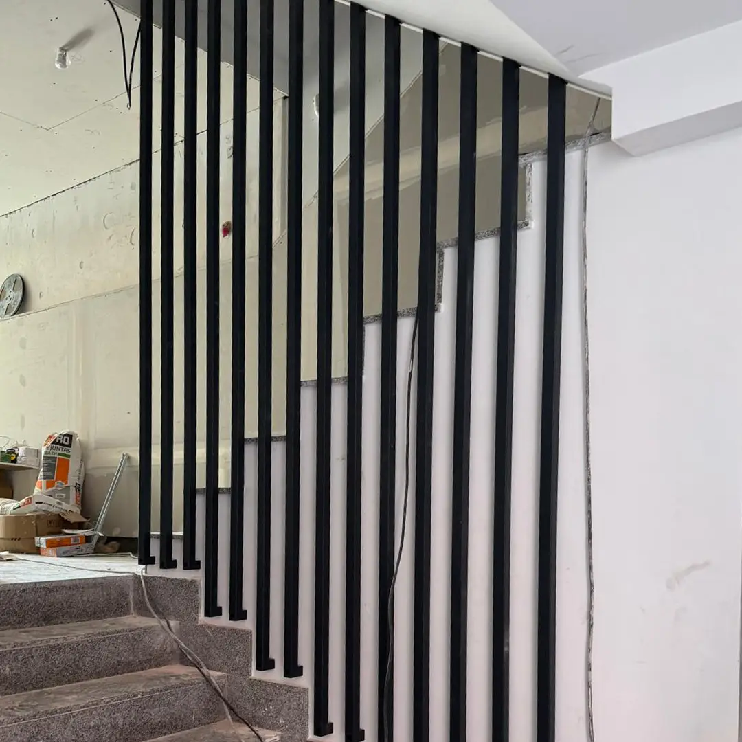 Barandilla de Escalera Interior fabricada con Listones Verticales - Imagen 3